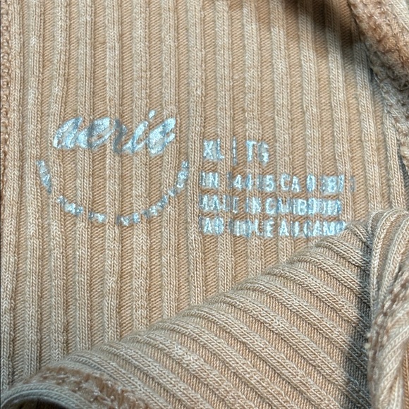 AERIE one shoulder cropped top - Picture 5 of 8